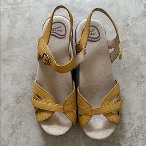 Dansko Women's Mustard Sandals